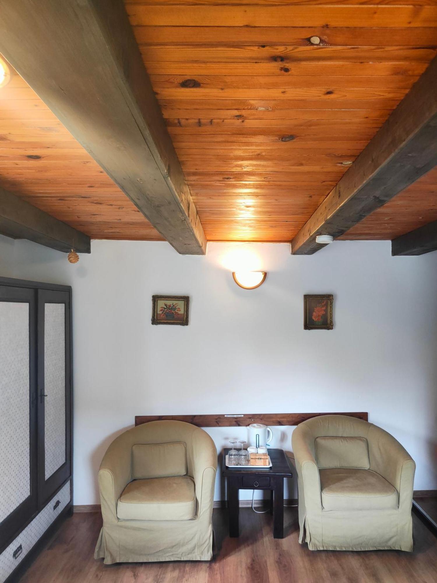 Bed And Breakfast Tvrz Velká Bukovina Exterior foto